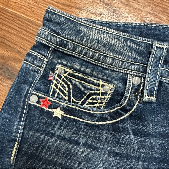 Vigoss Women's Blue Jean Shorts with Flag Pocket Design - Picture 3 of 12